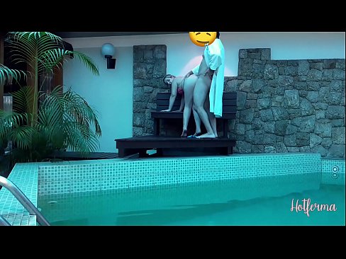❤️ Baas noeget faam nei it swimbad, mar koe net wjerstean in hot ❤❌ Porno op fy.nicepornphotos.ru ☑